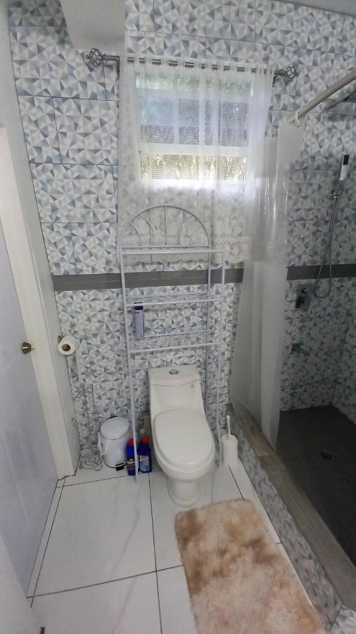 Apartamento Cozy Vacation Retreat With Free Parking Roseau Exterior foto